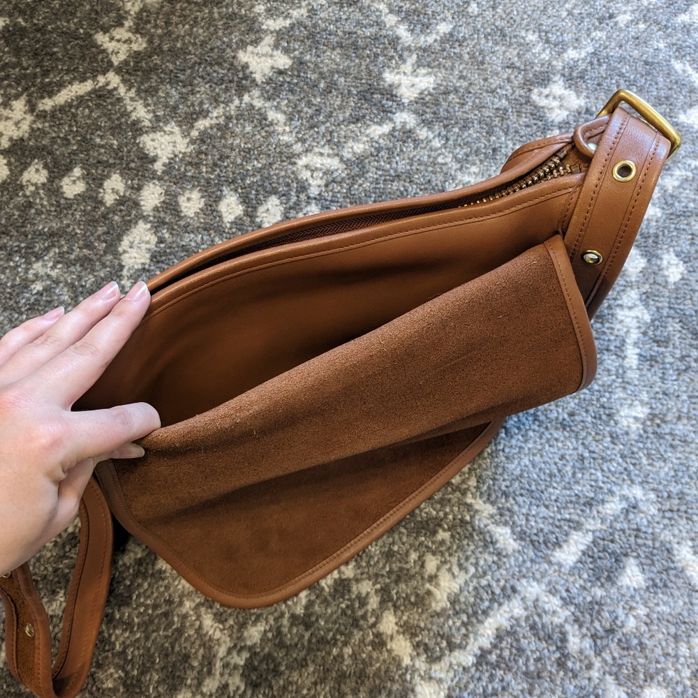 Vintage Coach 9951 Patricia Legacy Crossbody Purse - Picture 4 of 6